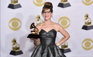Lisa Loeb Net Worth, Age, Height, Weight, Occupation, Career And More