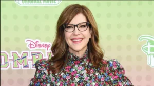 Lisa Loeb Net Worth, Age, Height, Weight, Occupation, Career And More